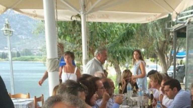 Για ψαρομεζέδες στη Ναυπακτία ο Τσίπρας - εικόνες -