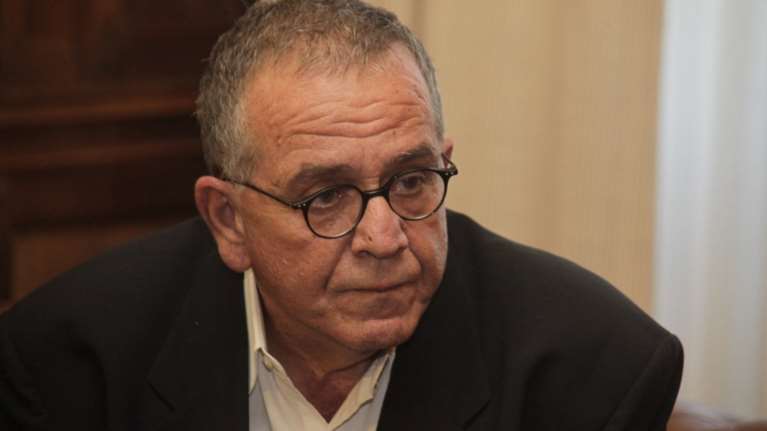 Μουζάλας: Θα μεταφέρουμε πρόσφυγες από τα νησιά στην ηπειρωτική χώρα