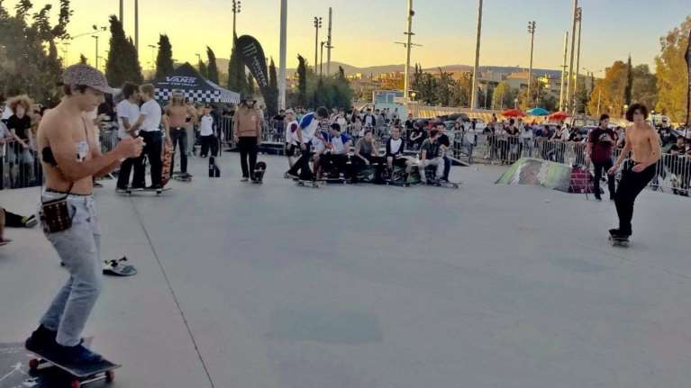 Ελληνικό Vabs Shop: Riot: Οι skateαδες έβαλαν &quot;φωτιά&quot; στο Μαρούσι - φωτό -