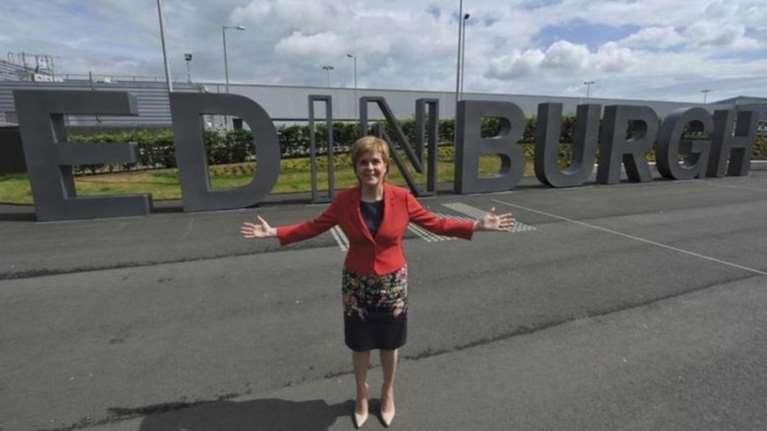 «Να γιατί δεν έχω παιδιά» λέει η σκωτσέζα πρωθυπουργός