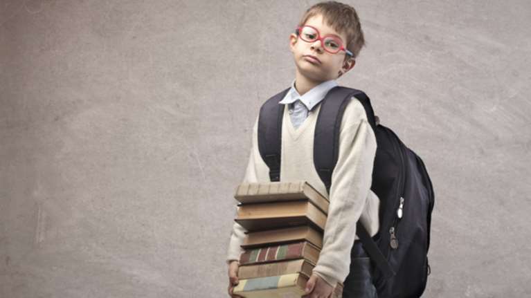 Πόσο πρέπει να ζυγίζει η σχολική τσάντα;