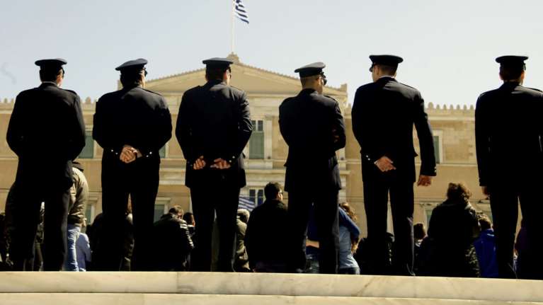 Ερχονται μειώσεις για 188.000 των &quot;ειδικών μισθολογίων&quot;