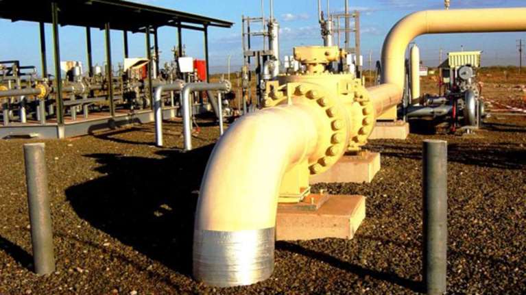 Ζητούν άμεσο διάλογο κυβέρνησης-SOCAR για τη ΔΕΣΦΑ