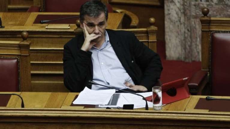 Με το βλέμμα στην υστέρηση των εσόδων η κυβέρνηση - Η αγωνία του &quot;κόφτη&quot;