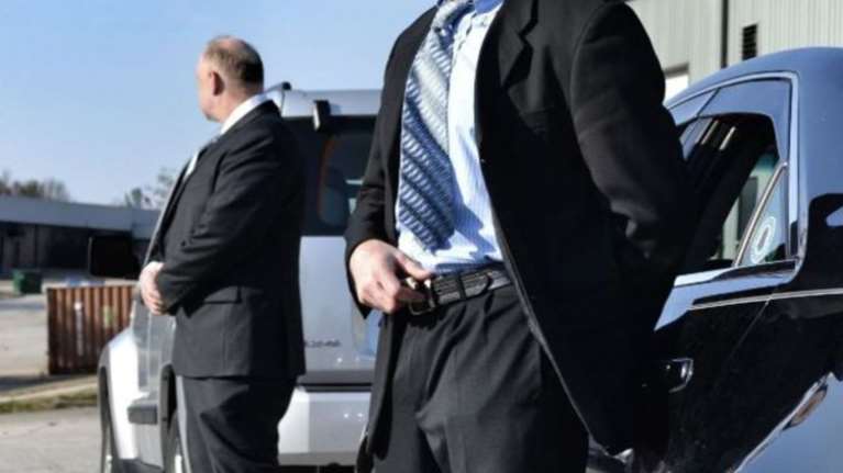 Ποιοι επίσημοι χάνουν τους αστυνομικούς φρουρούς τους