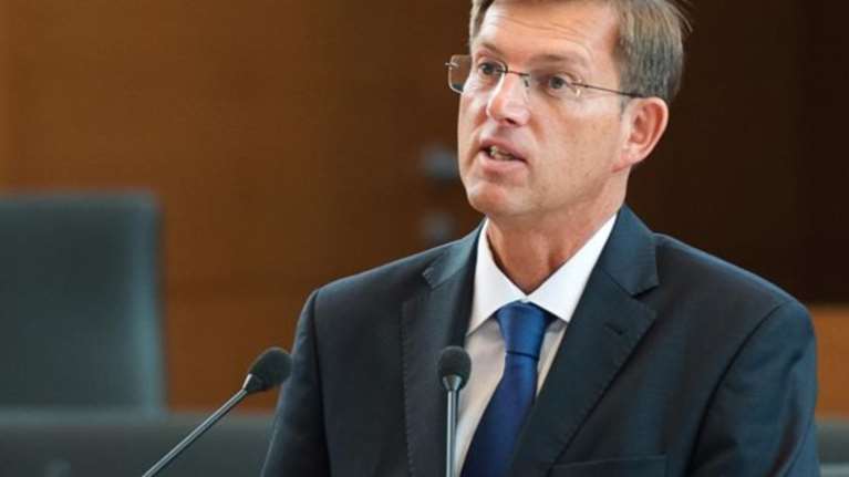 Σλοβένος πρωθυπουργός: Η Ελλάδα δεν φυλάει τα σύνορά της