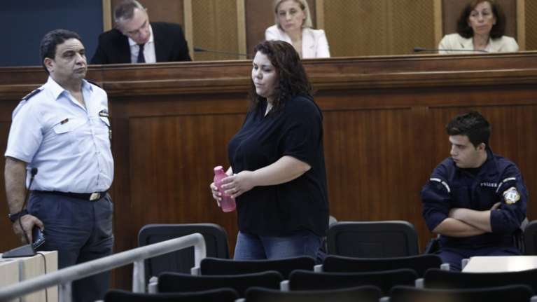 Συγκλονίζει η αδελφή του Φύσσα: Ας του απαντούσαν με τραγούδια...