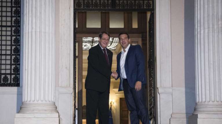 Συνάντηση Τσίπρα με Αναστασιάδη στο Μέγαρο Μαξίμου