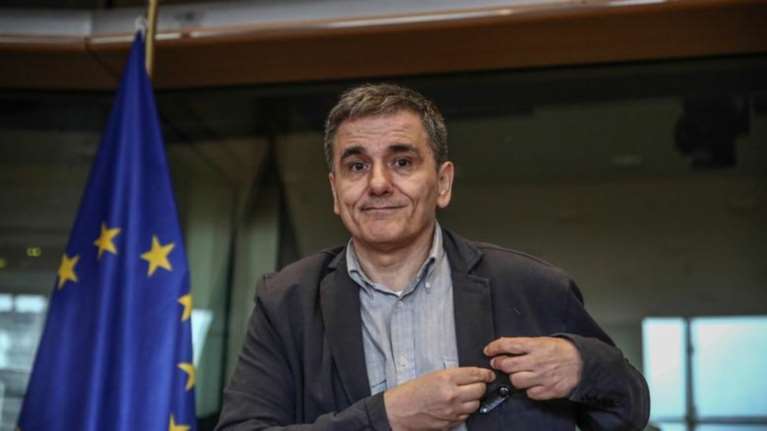 Τι δώρο έκαναν οι Σλοβάκοι στον Τσακαλώτο στο Eurogroup