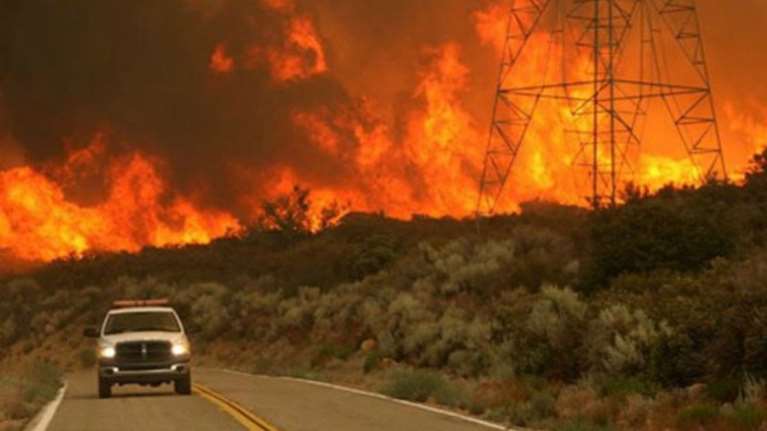 Πύρινη κόλαση ολόκληρη η Θάσος - Απειλήθηκαν ζωές