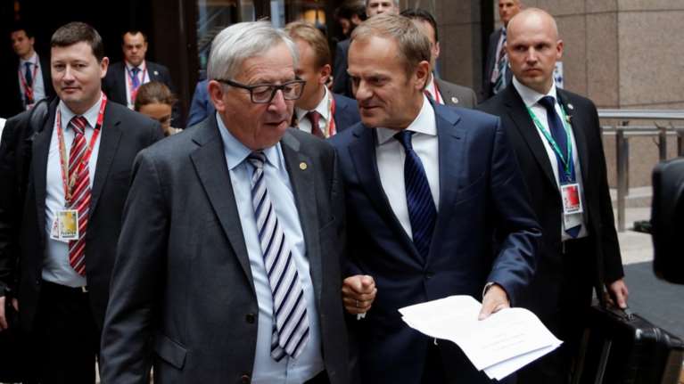 Politico: Η Ευρώπη διχασμένη ανάμεσα στα οράματα των δύο προέδρων