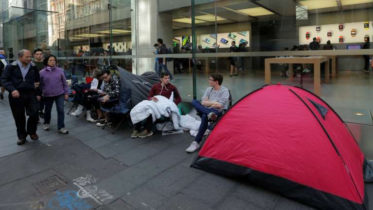 Ξεκίνησε η υστερία με τα iphone, ουρές στην Αυστραλία