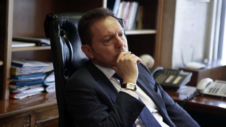 Ολο το παρασκήνιο για την &quot;έφοδο&quot; στη σύζυγο του Στουρνάρα