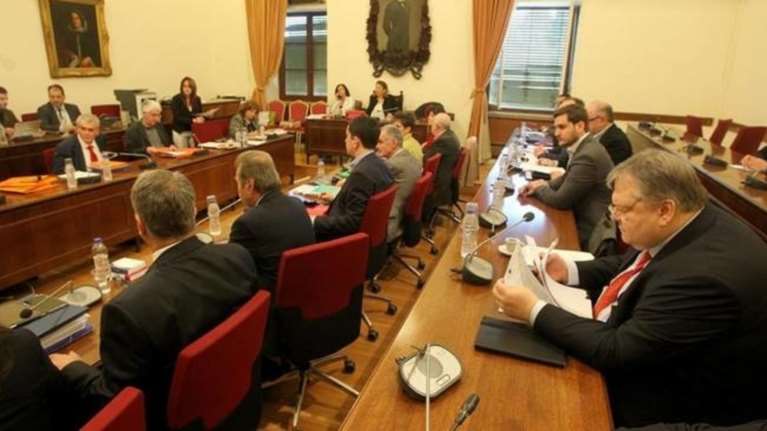 Πόθεν έσχες με βοσκοτόπια για τις νέες τηλεοπτικές άδειες