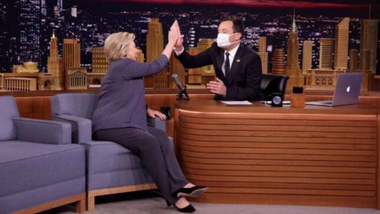 Ο Τζίμι Φάλον βλέπει την Χίλαρι... με μάσκα