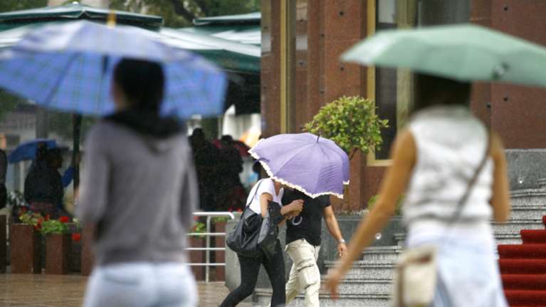 Ερχεται κακοκαιρία με καταιγίδες και χαλάζι