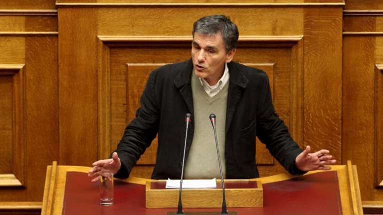 Τσακαλώτος εναντίον Μητσοτάκη: Να μας πει τι ΦΠΑ θέλει στα φάρμακα