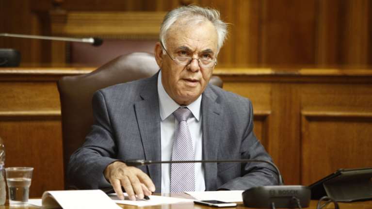 Βαριές καταγγελίες Δραγασάκη για την τράπεζα Αττικής