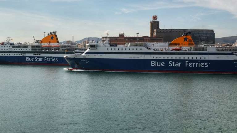 Απειλή για βόμβα στο Blue Star II που βρίσκεται στο λιμάνι της Ρόδου