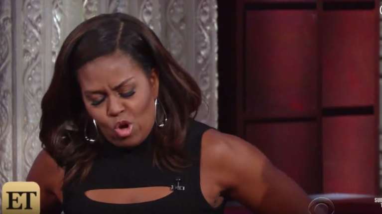 Η Μισέλ μιμείται τον Ομπάμα και το κοινό παραληρεί [Βίντεο]