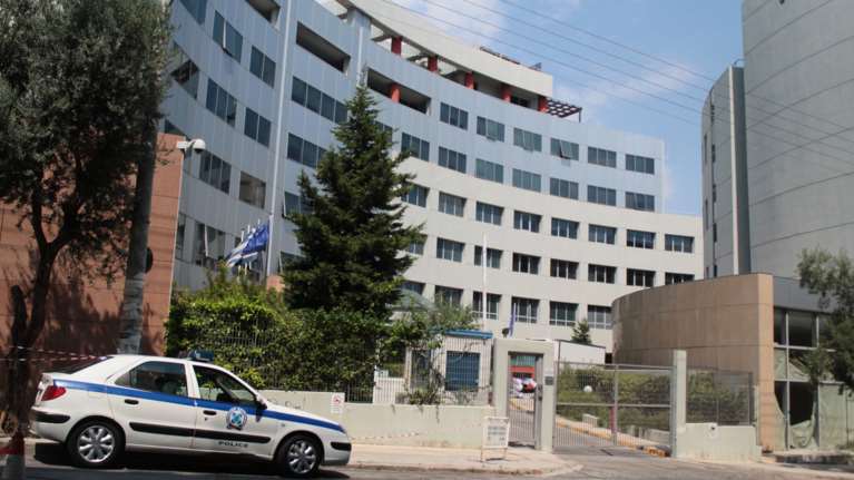 Καραμανλής εναντίον Τσίπρα: Φτιάχνει νέα διαπλοκή