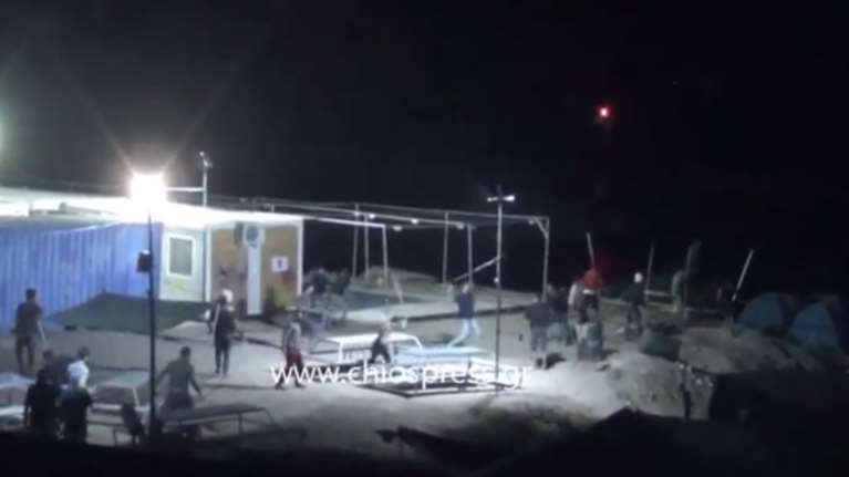 Επεισόδια και πετροπόλεμος με μετανάστες στον καταυλισμό της Σούδας