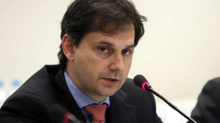 Θεοχάρης: Ο Παππάς αποκάλυψε ότι ο Καλογρίτσας είναι ο εκλεκτός του