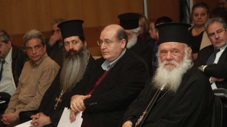 Ένας άγονος «πόλεμος» για τα θρησκευτικά στα σχολεία