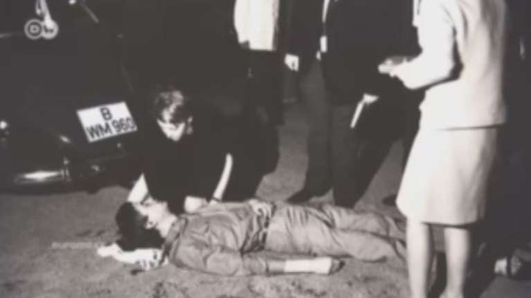 Εγινε διάσημος από  δολοφονία σε Βερολίνο.Εκθέτει τις φωτογραφίες ΒΙΝΤΕΟ