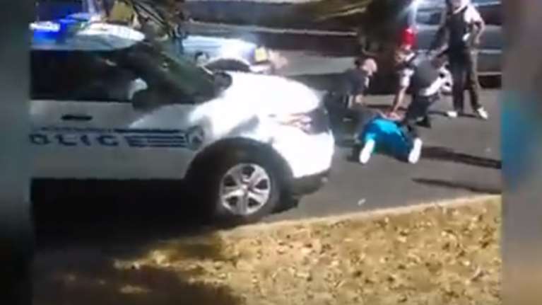 Βίντεο-σοκ: Η στιγμή της δολοφονίας του Αφροαμερικανού