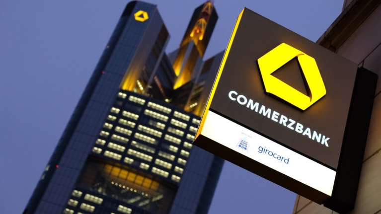 Περικοπή 9.000 θέσεων εργασίας σχεδιάζει η Commerzbank