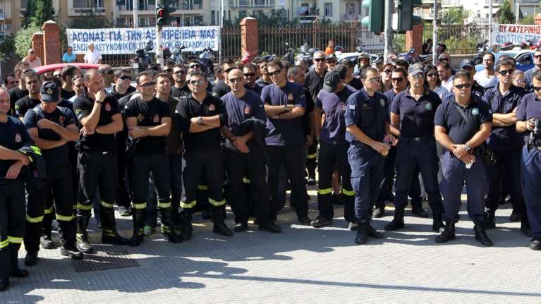 Κλιμακώνουν οι ένστολοι και θυμίζουν τις υποσχέσεις Καμμένου