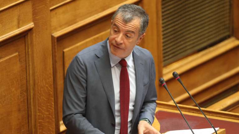 Θεοδωράκης: Υποκριτές οι ΣΥΡΙΖΑΝΕΛ με τα παιδιά τους σε ιδιωτικά σχολεία