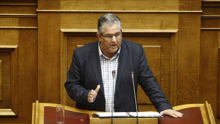 Κουτσούμπας σε Φίλη: Ο παππούς μου ήταν ιερέας ΕΑΜίτης