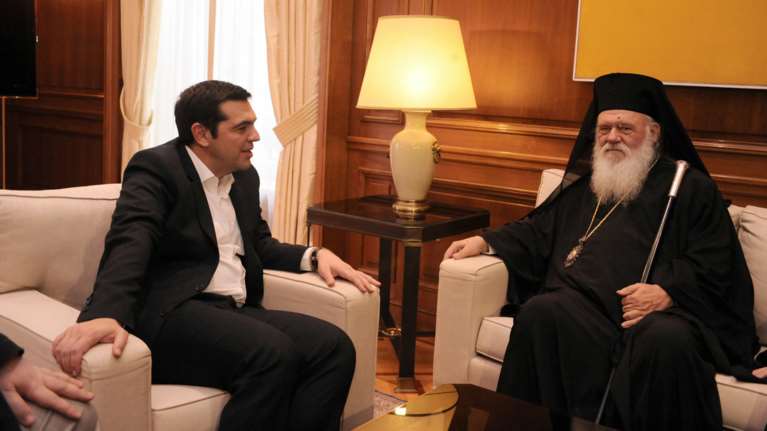Tα είπαν Τσίπρας-Ιερώνυμος πριν τη συζήτηση στη Βουλή