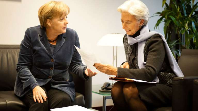 Αναβολή ενός έτους στις μεγάλες αποφάσεις για την Ελλάδα