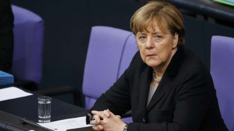 Die Welt: Η Μέρκελ είναι μόνη και αντιπαθής στην Ευρώπη