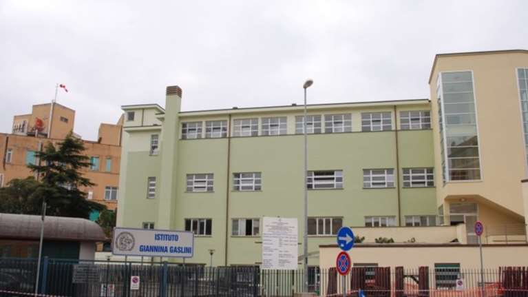 Δώρησε 800 χιλ € σε νοσοκομείο που έσωσε τον εγγονό του