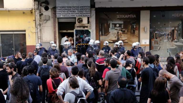 Ταραχή στο Μαξίμου για τους πλειστηριασμούς
