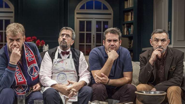 «Δείπνο Ηλιθίων» του Σπύρου Παπαδόπουλου στο θέατρο Κάππα