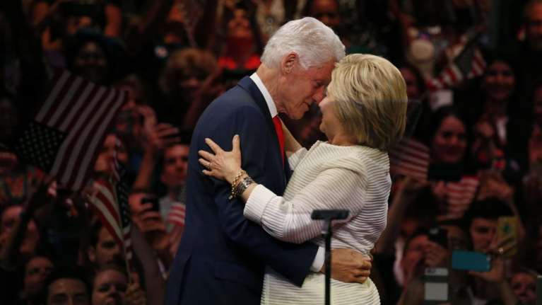 «Η Χίλαρι είναι bisexual», λέει πρώην ερωμένη του Κλίντον