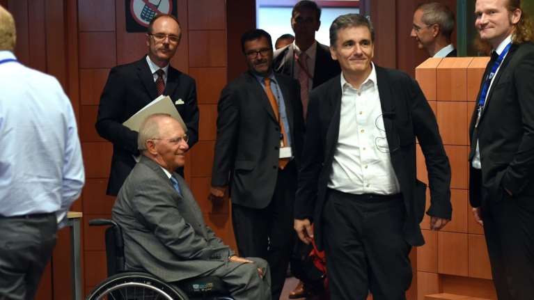 Αγωνία στο Eurogroup για τον Σόιμπλε και τη δόση των 2,8 δισ.