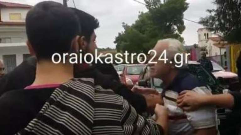 Ενταση ανάμεσα σε γονείς και νεολαίους του ΣΥΡΙΖΑ στο Ωραιόκαστρο