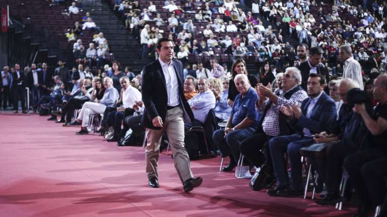 «Βαρύς» ή light : Τα διλήμματα Τσίπρα για τον ανασχηματισμό