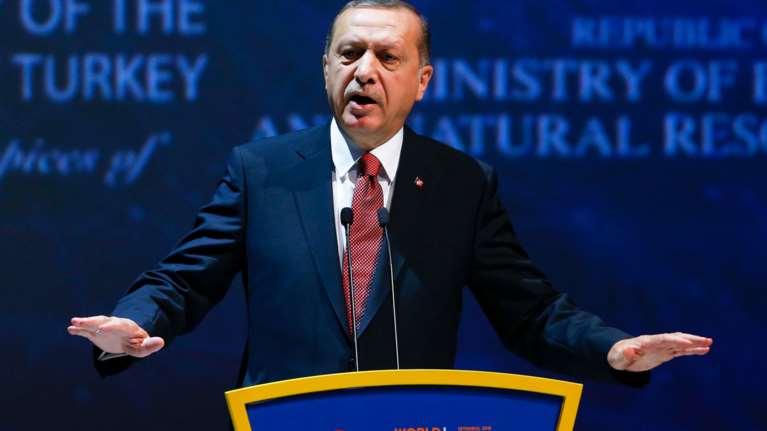 Το ΑΠΕ διορθώνει τα περί δημοψηφίσματος που αποδόθηκαν στον Ερντογάν