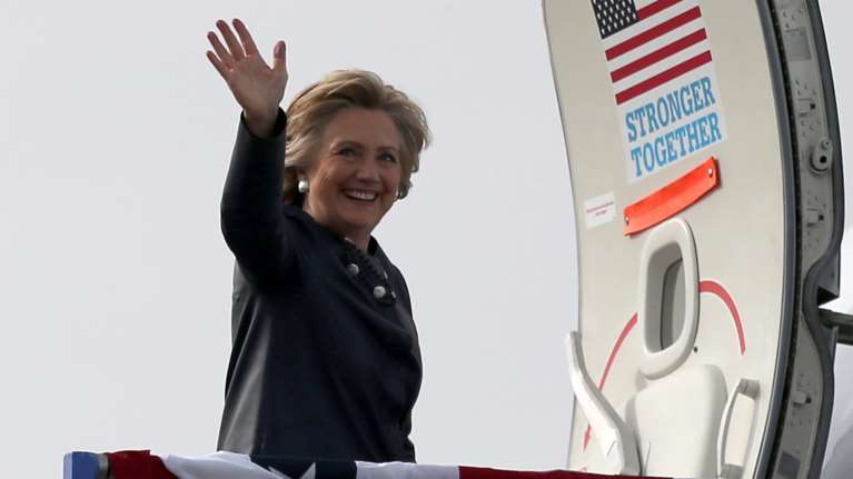Καταγγελίες για συναλλαγές Στ.  Ντιπάρτμεντ - FBI για τα email της Χίλαρι