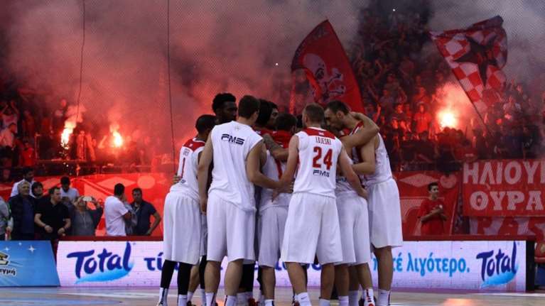 Το τρίτο ημίχρονο του αγώνα μπάσκετ Ολυμπιακού - Παναθηναϊκού