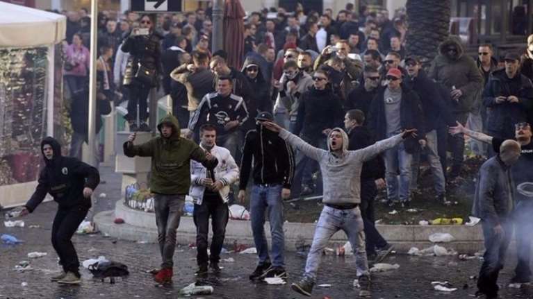 Νέο επεισόδιο στον πόλεμο των χούλιγκαν με τρεις μαχαιριές