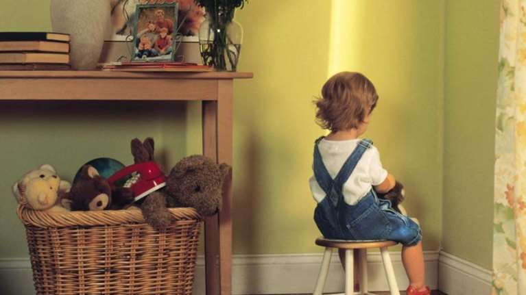 Φυλάκιση σε μητέρα που έβαζε τιμωρία τον γιο της στη σάουνα!