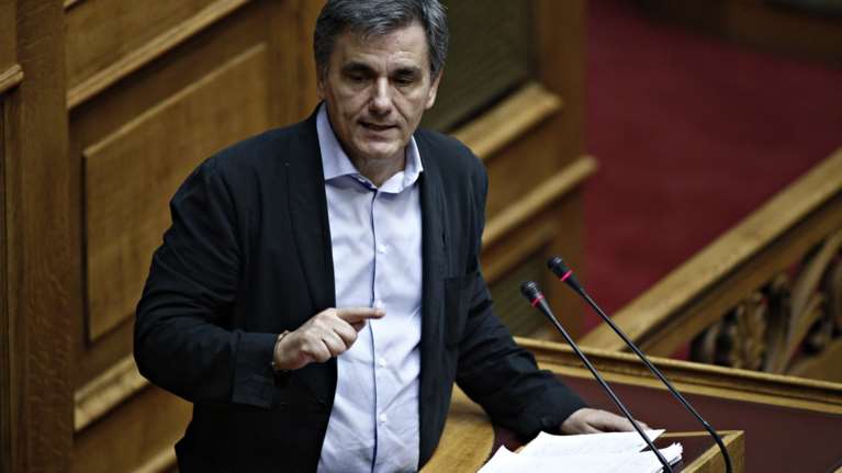 Τσακαλώτος:Δεν μιλάμε για «success story» αλλά να σταθούμε στα πόδια μας